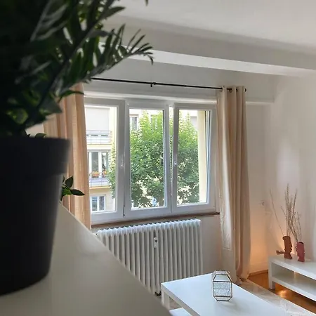 Charismatique Orangerie-10min Parlement Eu-wifi-tv Appartement