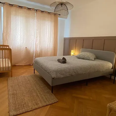 Charismatique Orangerie-10min Parlement Eu-wifi-tv Appartement