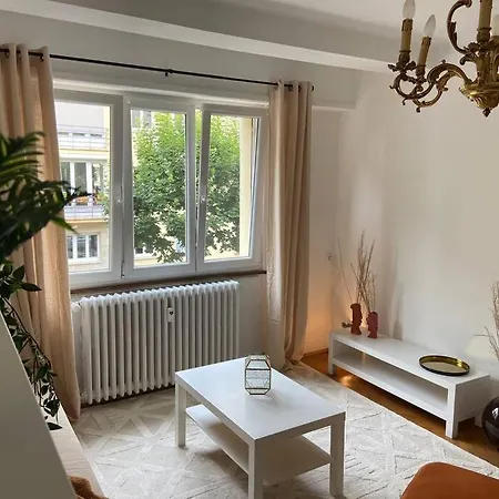 Appartement Charismatique Orangerie-10min Parlement Eu-wifi-tv Straatsburg
